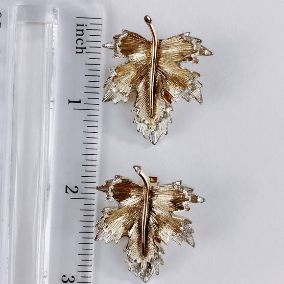 VTG Signed Sarah Coventry Mid Century Leaf Clip On Earrings Gold Silver Tone - Picture 5 of 12
